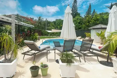 1 Bedroom Villa Oasis w/ Pool in Holetown - Down the Hill