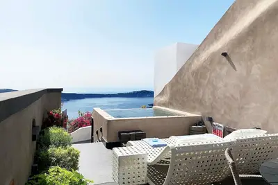 Image de Stunning Santorini Villa | Villa Oceanus | 2 Bedrooms | Private Infinity Pool & Outdoor Lounge / Dining Area | Breathtaking Views | Imerovigli