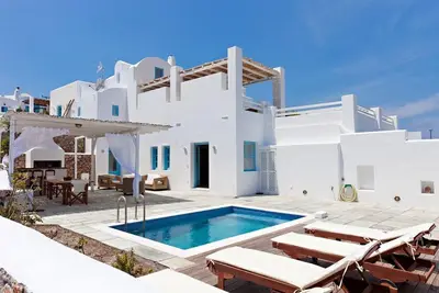 Image de Amazing Santorini Villa | Villa Costa d’Oro | 2 Bedrooms | Private Plunge Pool & Sea Views | Bbq with Outdoor Dining Area | Vourvoulos