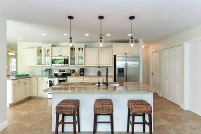 Image de Villa Bellini 3br\/2ba, heated private pool, huge fenced-in backyard, petfrienly