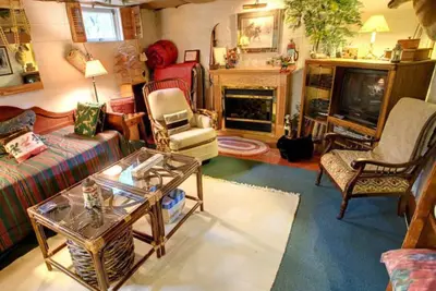 Image de Relax in our Lower Lodge at The Cobblestone Bed & Breakfast