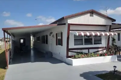 Image de Charming Cottage, Near Shops, Lakes, Theater, Golf, Race Track, Boat Parking!