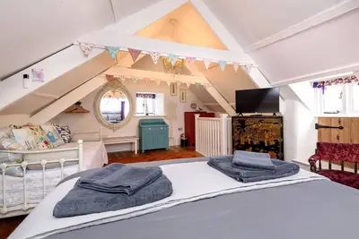 Delightful town centre cottage for 2.