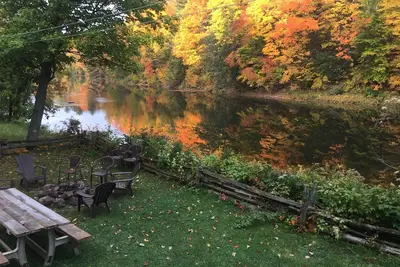 Image de Le chalet idéal au bord de l'eau endroit paisible aux multiples divertissement