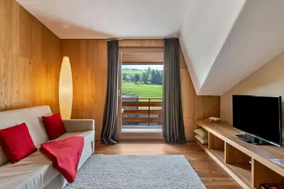 Image de Chalet \"Compatsch\" avec vue sur les montagnes, terrasse privée et Wi-Fi