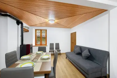 Image de Appartement 'Luéisch Ketschu 2' avec vue sur les montagnes, jardin partagé et Wi-Fi