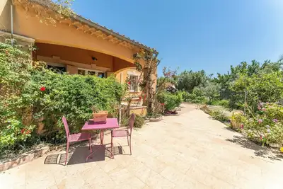 Image de Maison de vacances 'Maison De Vacances Provence' avec terrasse privée, jardin privé et Wi-Fi