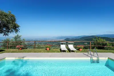 Maison de vacances 'Podere Calistri' avec vue sur les montagnes, Wi-Fi et climatisation