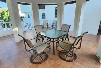 Beautiful hideaway one bedroom apartment