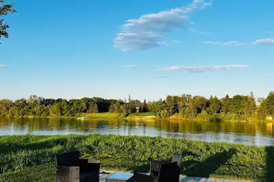 Image de Guest Basement Suite on River