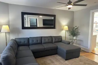 Image de 2-bedroom apartment just 2 minutes drive to Wrigley Field