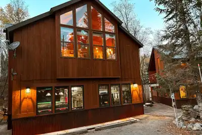 Stone Table Hideaway - Sleeps 8 - Hot Tub