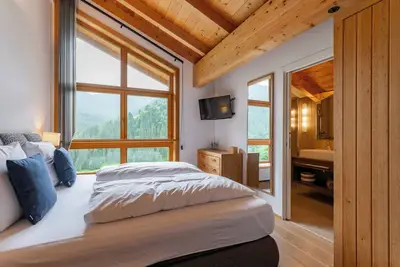 Chalet avec vue imprenable et grande terrasse
