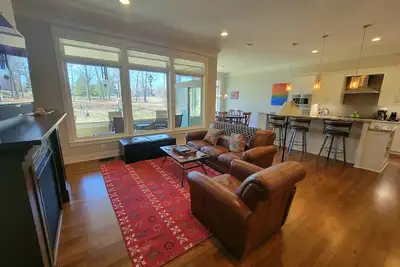 Image de Cuthbert Place // No Stairs, 2 bed, 2 bath, Pet Friendly, 2 mi to Mayo Clinic