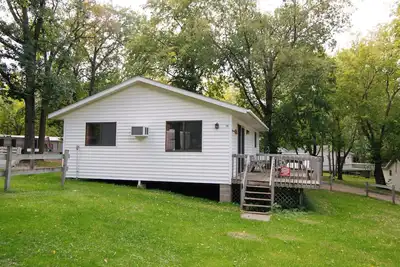 Image de Good Ol' Days, a 3br cabin with lake views situated at Riverside Resort