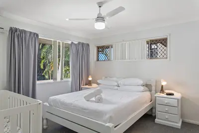 Image de 3-Bed with Alfresco Dining & Bbq 300m to the Beach