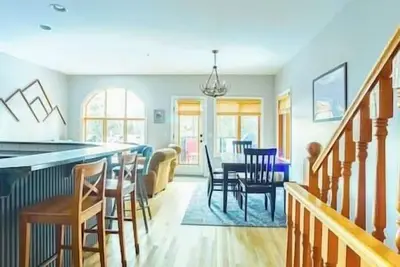 Image de Charming Four-Storey Home in Fernie Alpine Resort
