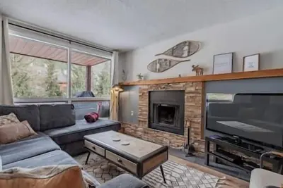 Image de Modern Ski or Bike In-Out Condo / Superb Location