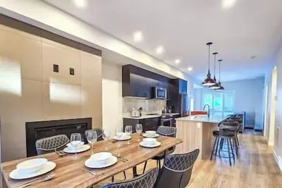 Image de Brand New Nordix Townhouse / Wonderful Views