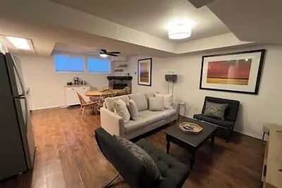 Image de 3 Bdrm Condo - Superb Location - Parking