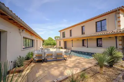 Image de Villa familiale pour 16 avec piscine et spa à 50m de la plage