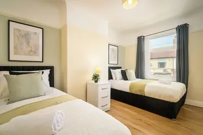64 Melling Avenue, Fazakerley, Liverpool L9 0jz, Uk