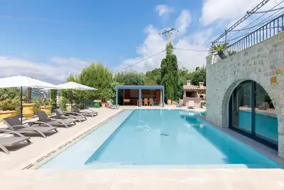 Image de Magnifique villa 570m² entièrement rénovée avec piscine privée - Mougins