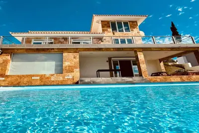 Image de Villa Ruby. Lovely 5 Bedroom Villa. Private Heated Pool