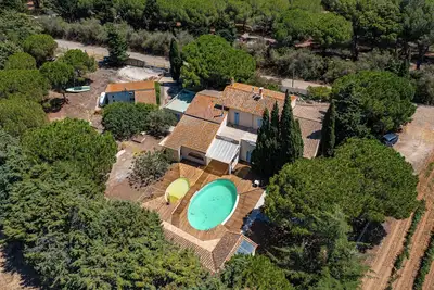 Image de Magnifique villa entourée du vignoble de la Yole, chez Pierre