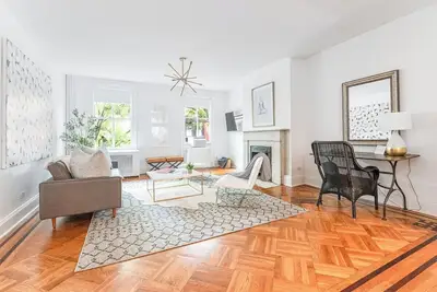 Adelphi Ii by Rove Travel | 3br Ft Greene w/Deck
