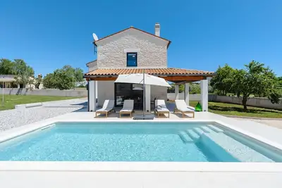 Image de Villa Tonka - belle villa avec piscine privée a Pula
