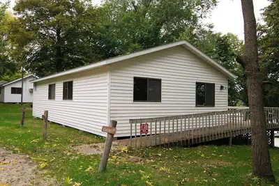 Image de Seldom Inn, a spacious 4br cabin witch queens in every room! Great lake views!