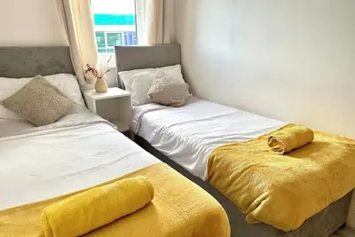 Image de Top Floor 2 Bedroom Flat near London Tube
