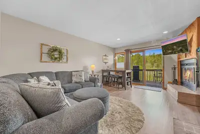 Image de Updated Shanty Creek Condo Steps from Golf & Ski!