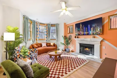 Image de Designer Apt, Billiards, Private Patio, 1 Parking