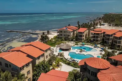 Image de Oceanfront Oasis: Luxurious 2br Condo at Residences at Barrier Reef
