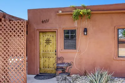Image de Private Retreat In Northwest Las Vegas For A Single Or Couple\n