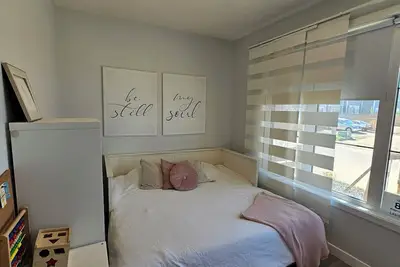 Image de Perfect family house. Comfortable, lake community