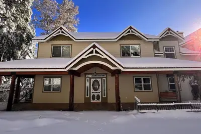 Image de Escape to the Woods, Lux & Fun!