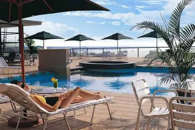 Image de Qv Glamour 2 Bedroom Apt with Carpark (758)