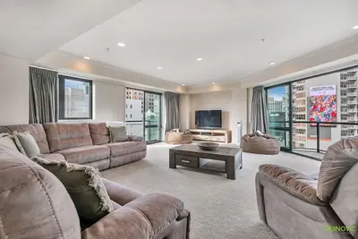 Image de Qv Stays Front Stage City Lights