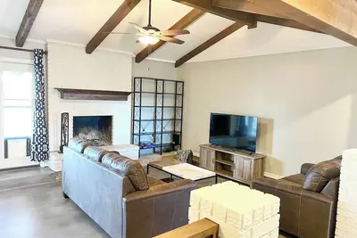 Image de Cozy Barling Home w/ King Bed