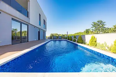 Image de Villa Pinus with Pool, Game Room, Garden