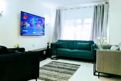 Newly Renovated, Clean and Spacious home close to Anfield and Everton Stadium
