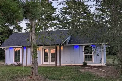 Image de Cozy Up at Lake Mimosa.