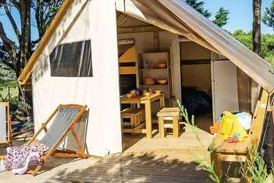 Image de Lodge Comfort 3 Zimmer 4 Personen - ohne Sanitäranlagen