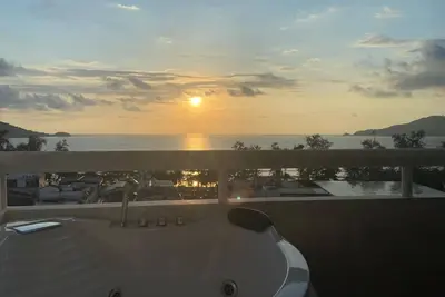 Image de Sea view apartment with jacuzzi at Patong Tower