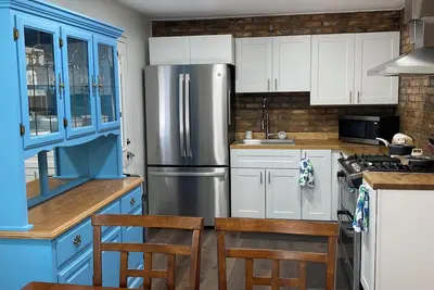 Image de 100 year old cabin revived as your perfect vacation home.