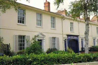 Image de Historic city centre, large rooms, sleeps 10, free parking. Fast wifi.