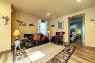 Image de Urban Cabin on Mt Scott